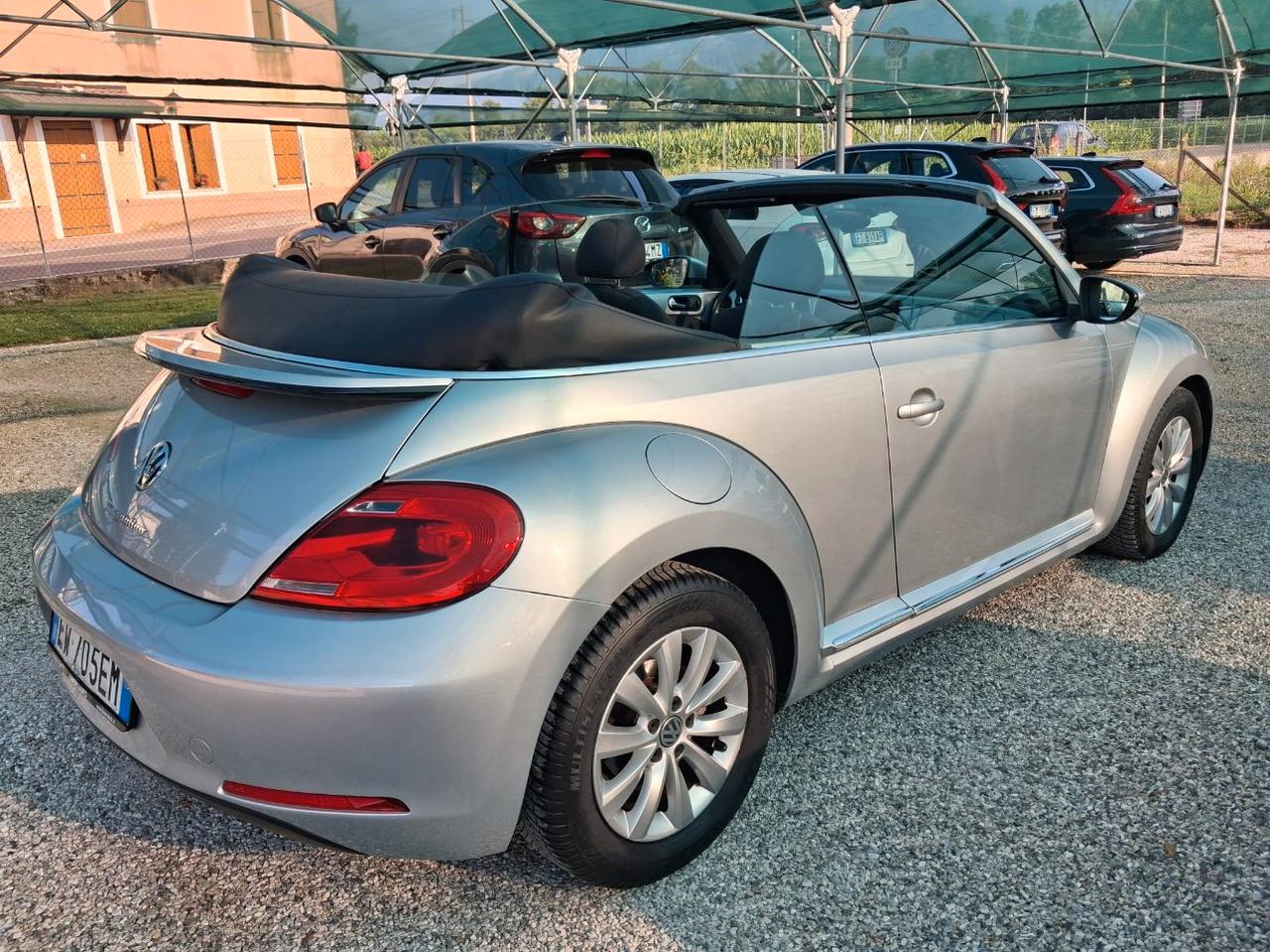 Volkswagen Maggiolino Cabrio 1.6 tdi CABRIO Design 105cv