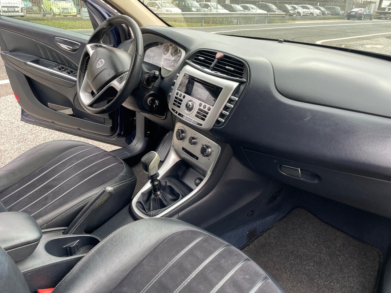 Lancia Delta 1.6 MJT DPF Silver