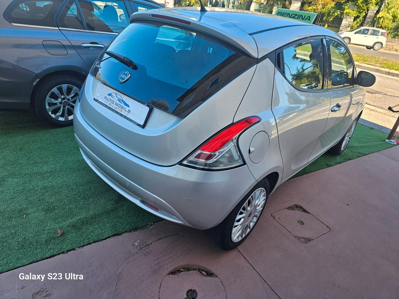 Lancia Ypsilon 1.2 69 CV 5 porte Silver