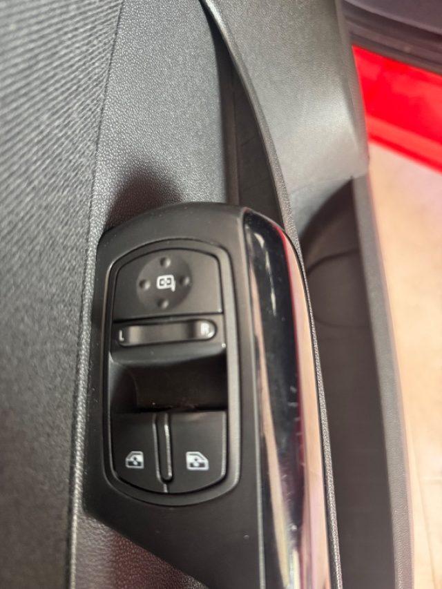 OPEL Corsa 1.2 5 porte Cosmo.