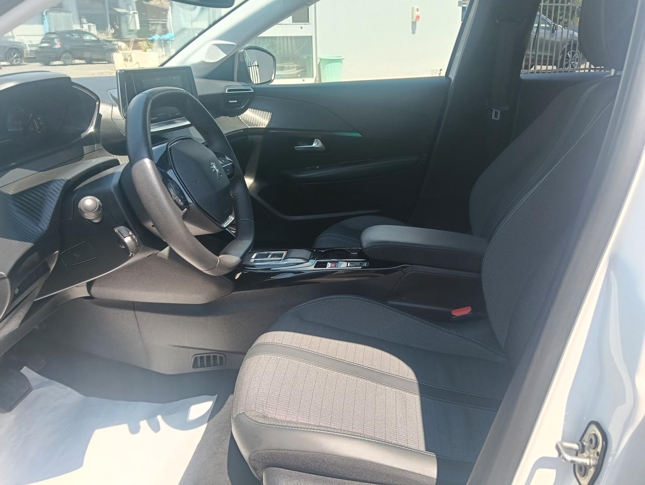 Peugeot 208 motore elettrico 136 CV 5 porte Allure Pack