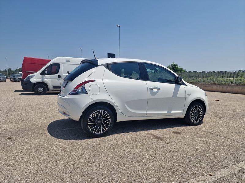 LANCIA Ypsilon 1.0 firefly hybrid Platino s&s 70cv