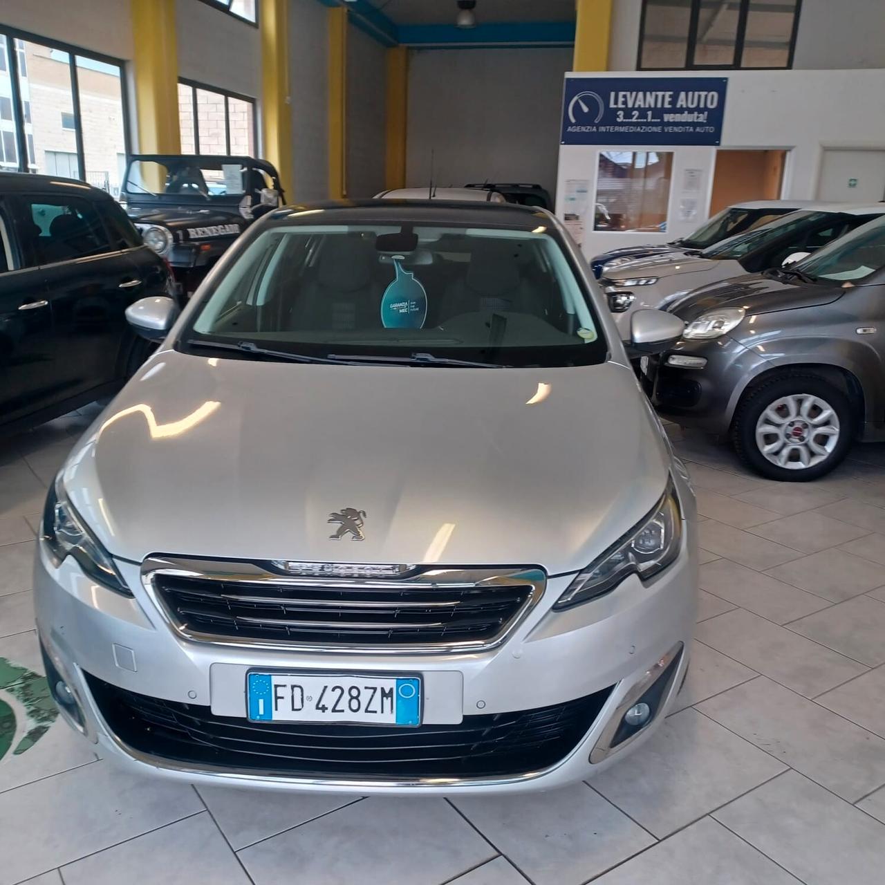 NEOPATENTATI PEUGEOT 308 1.6 TDI FULL OPTIONAL
