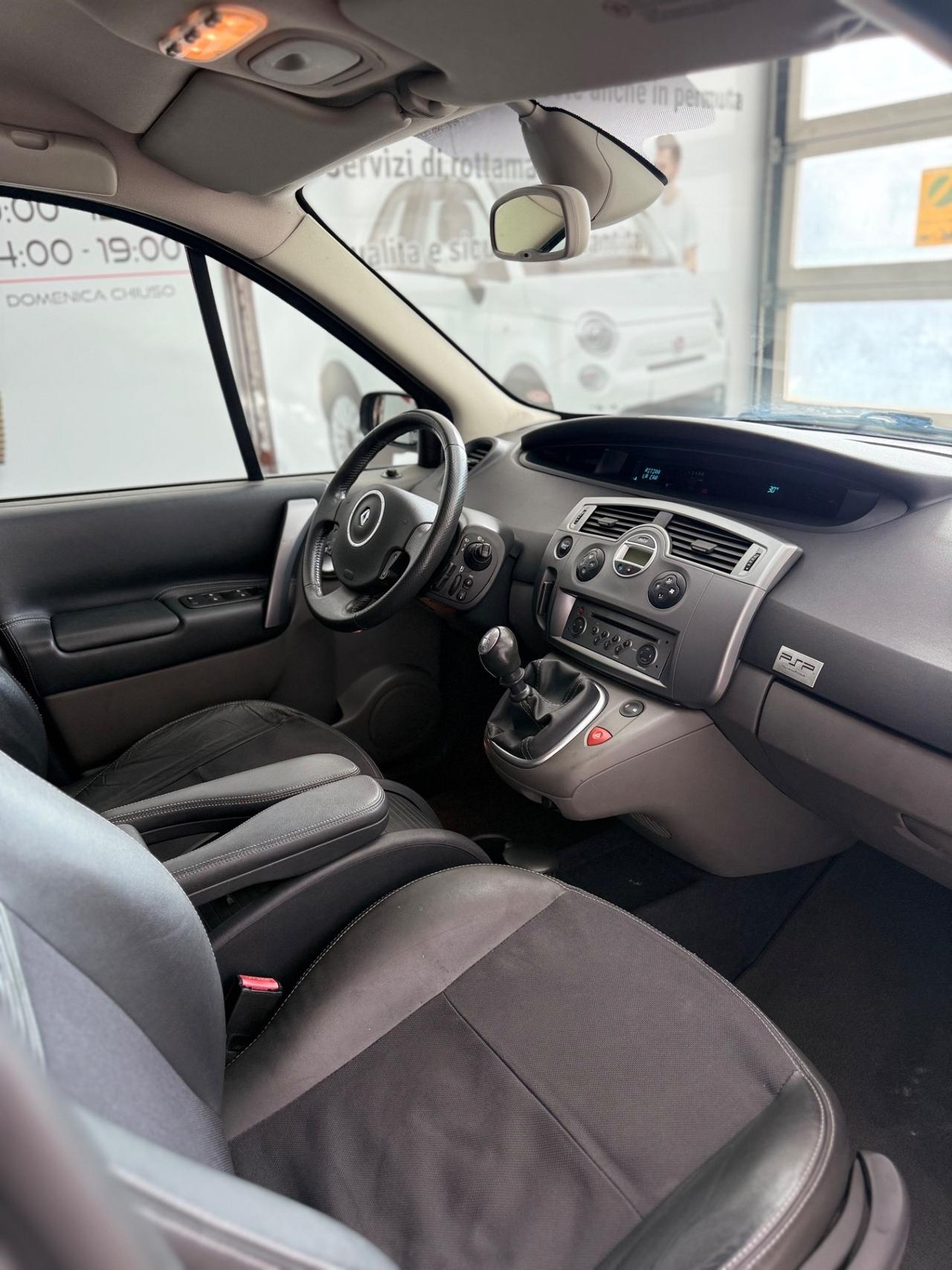 Renault Scenic Grand Scénic 1.9 dCi/130CV PlayStation Portable