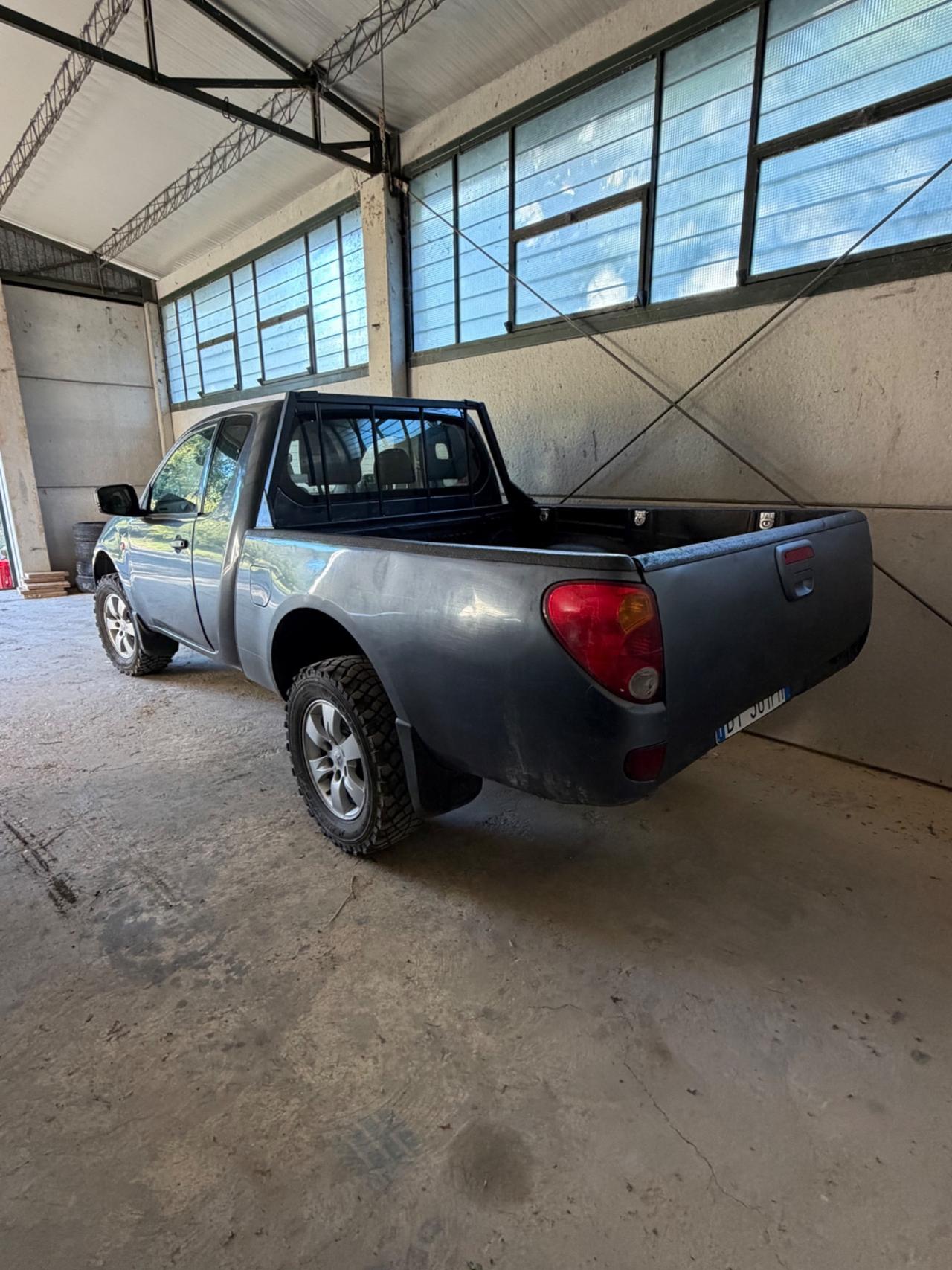 Mitsubishi L200 2.5 DI-D/136CV Single Cab Inform