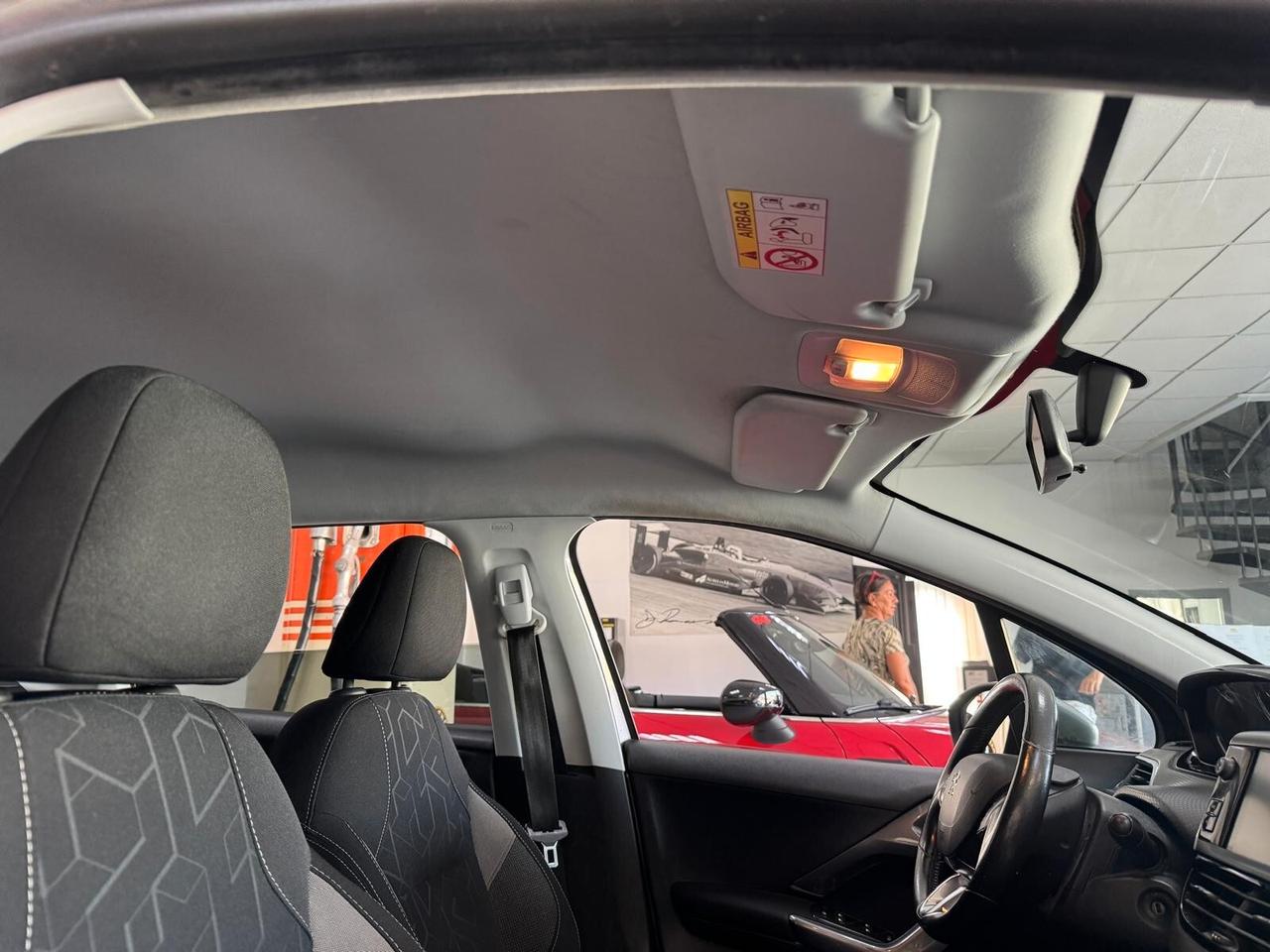 Peugeot 2008 PureTech 82 Active UNICOPROPRIETARIO TENUTA BENISSIMO