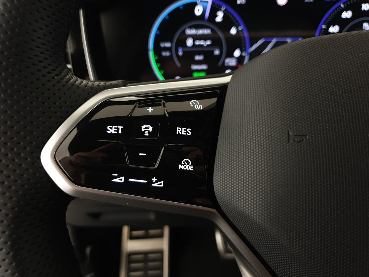 Volkswagen Touareg 3.0 v6 tsi ehybrid r 462cv auto
