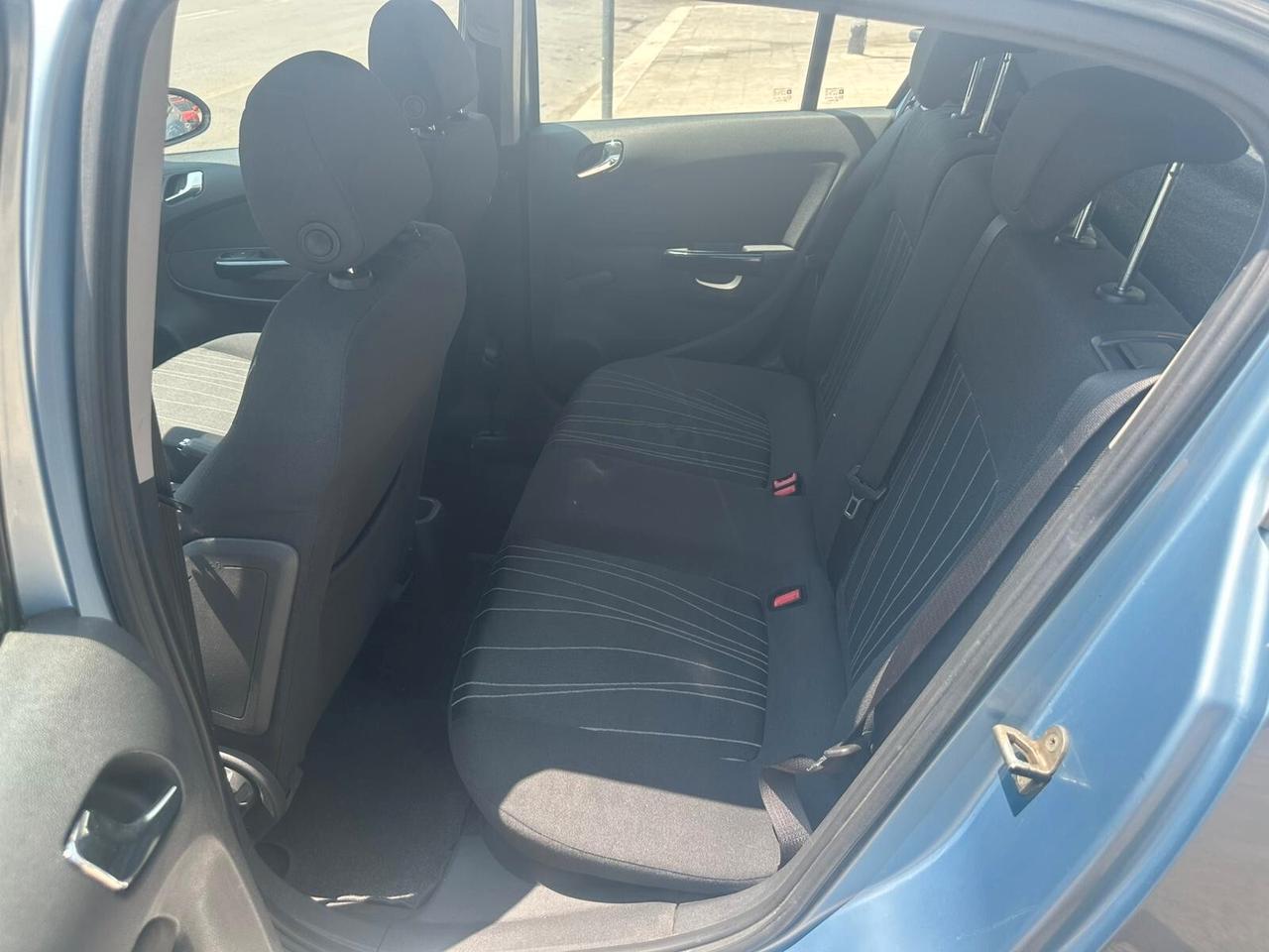 Opel Corsa 1.2 5 porte Cosmo