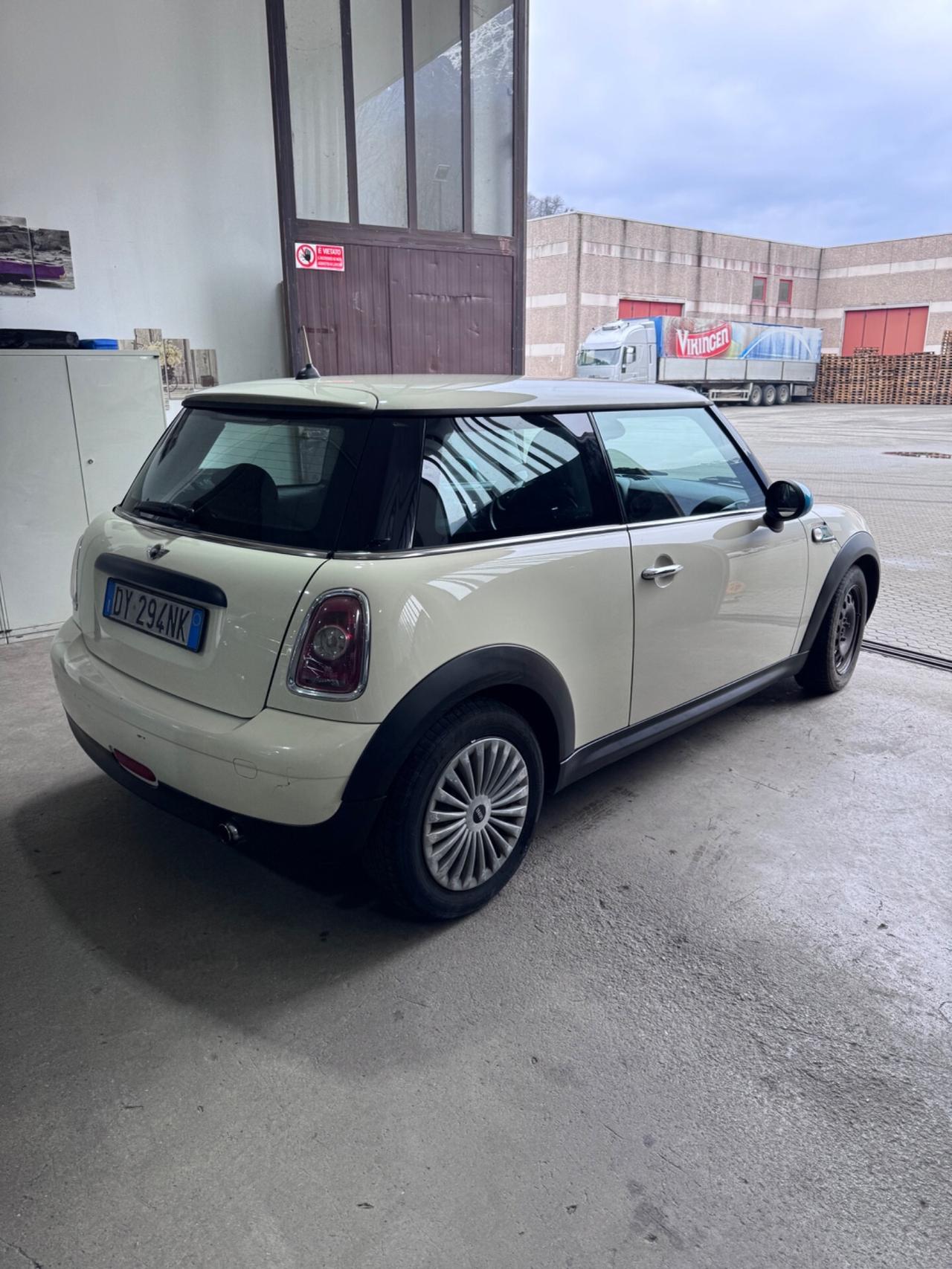 Mini Cooper 1.4 benzina Ray