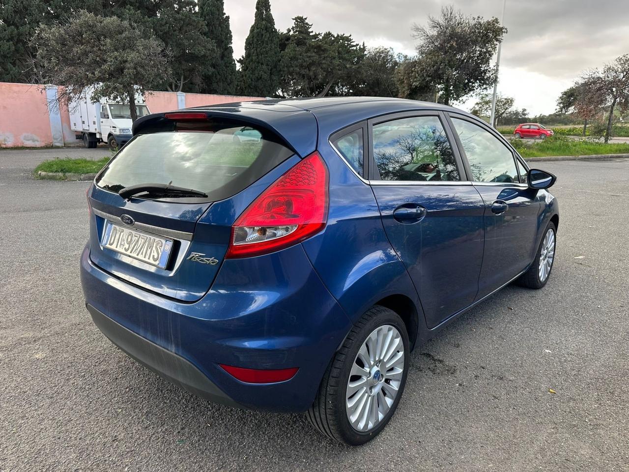 Ford Fiesta 1.2 82 CV 5 porte Titanium-Neopatentati