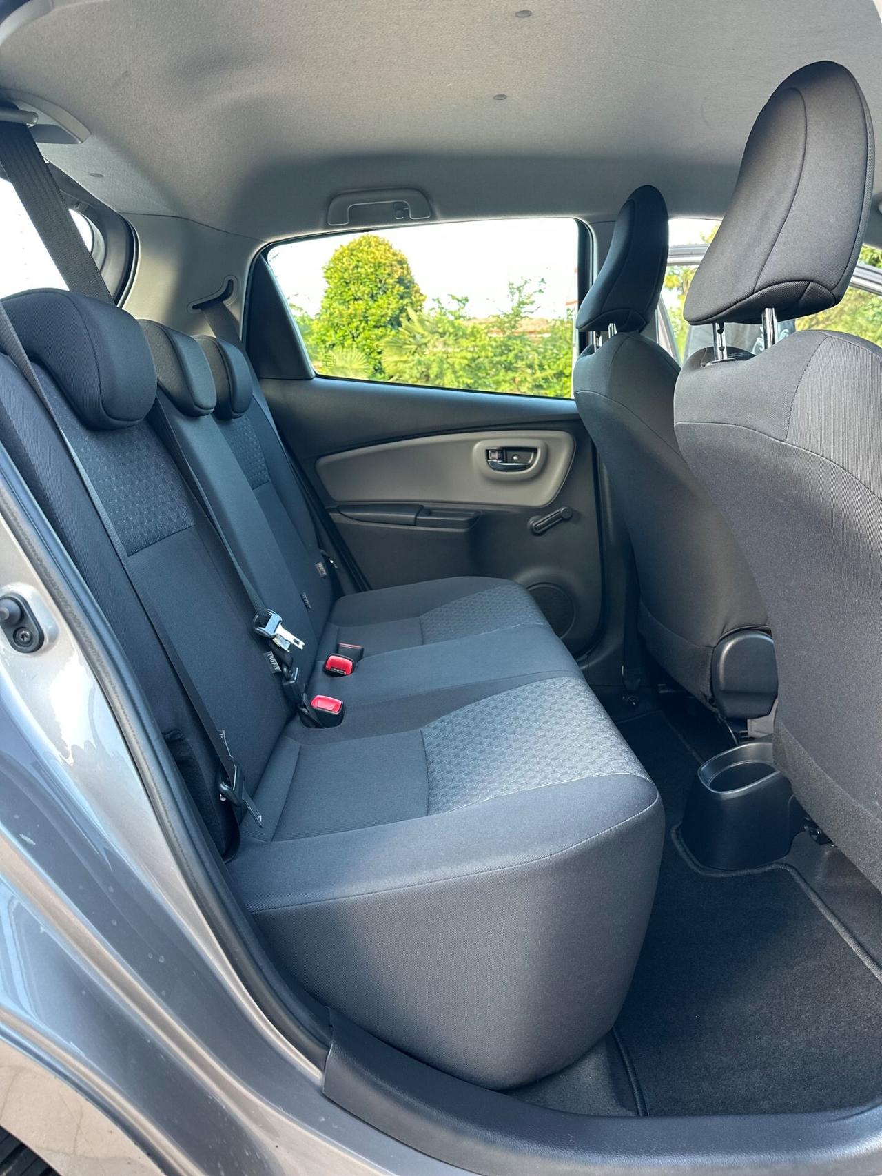Toyota Yaris 1.0 5 porte Lounge NEOPATENTATI