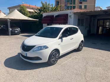 LANCIA YPSILON 1.0 70cv 5 Porte S&S Hybrid Silver Plus