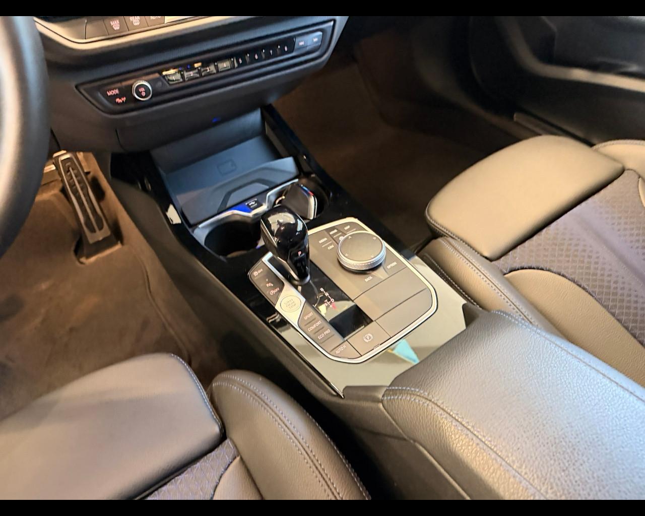 BMW Serie 1 (F40) - 118d 5p. Msport