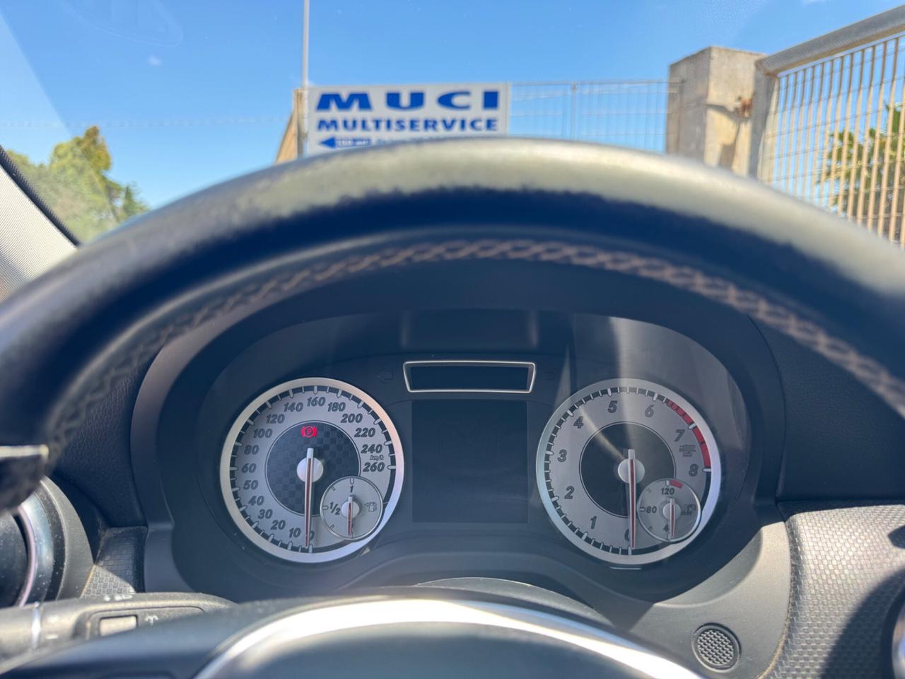 Mercedes-benz A 180 - 1.6 benz - 2013