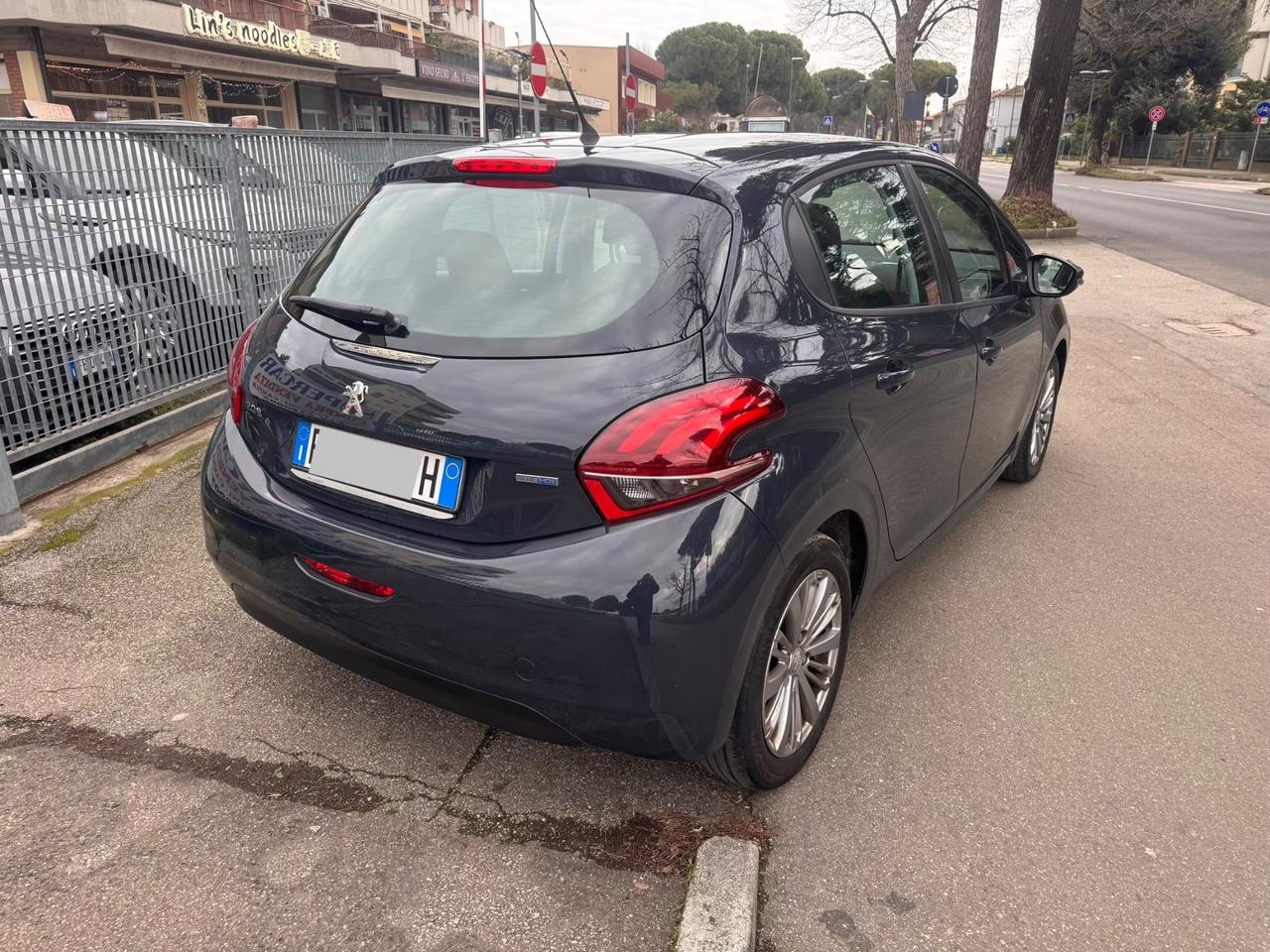 Peugeot 208 1.6 HDI Allure neopaten garanzia 12 m