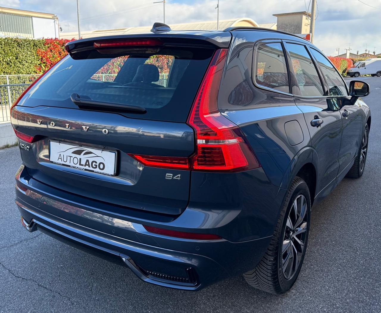 Volvo XC 60 XC60 B4 (d) automatico Plus Dark 2022