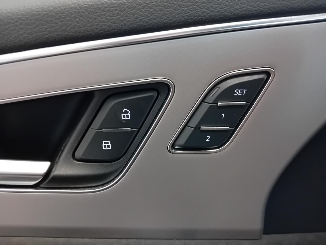 Audi Q8 RS TFSI V8 MHEV quattro tiptronic