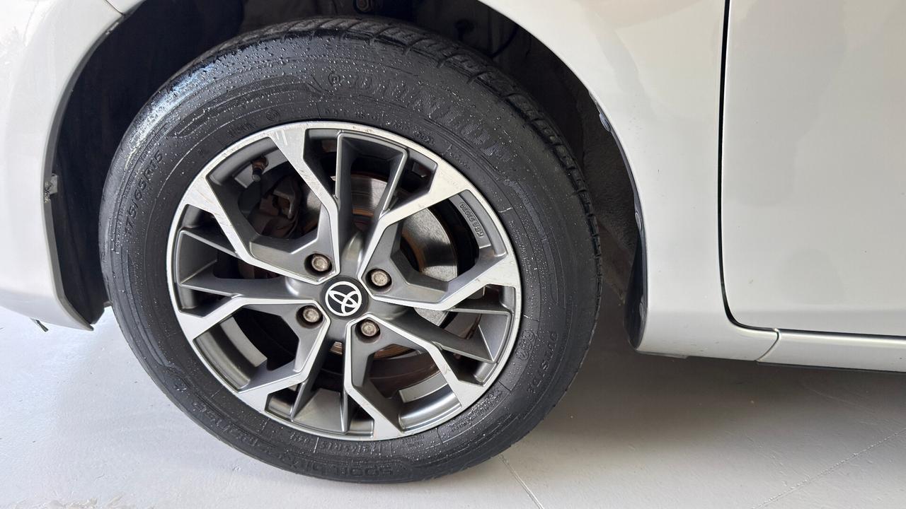 Toyota Yaris 1.0 5 porte Cool 69Cv.