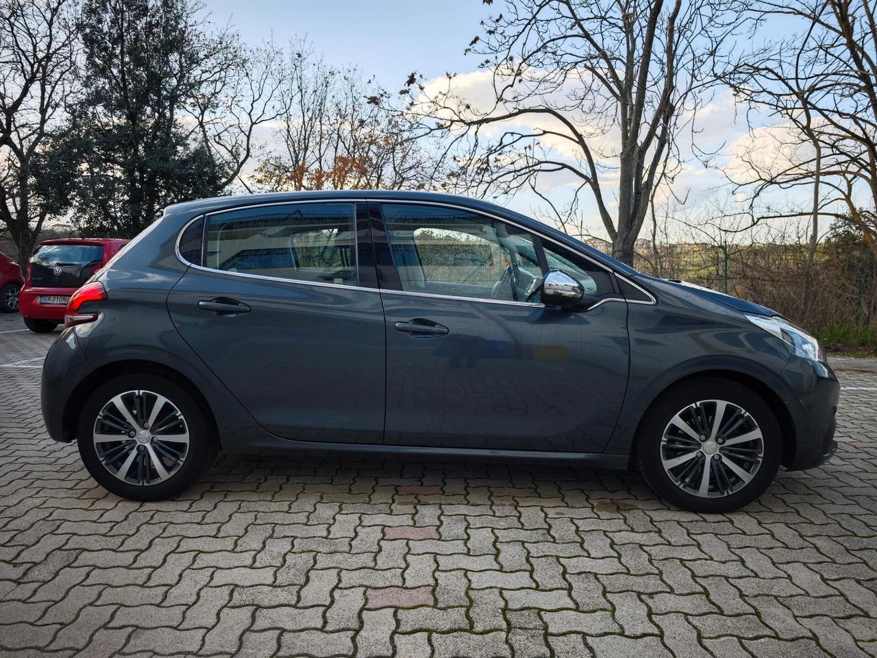 Peugeot 208 1.6 HDi 75CV