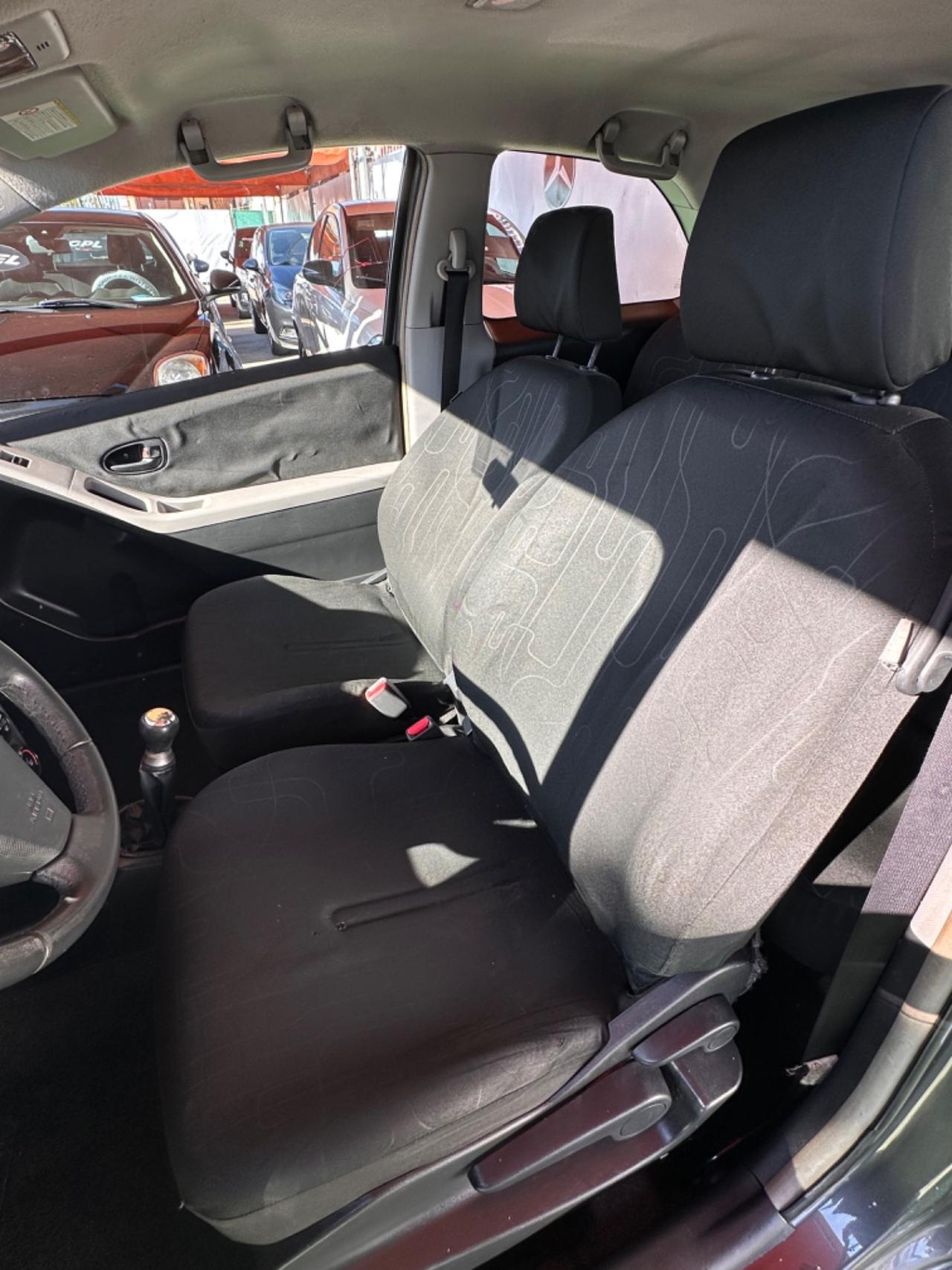 Toyota Yaris 1.0 3 porte