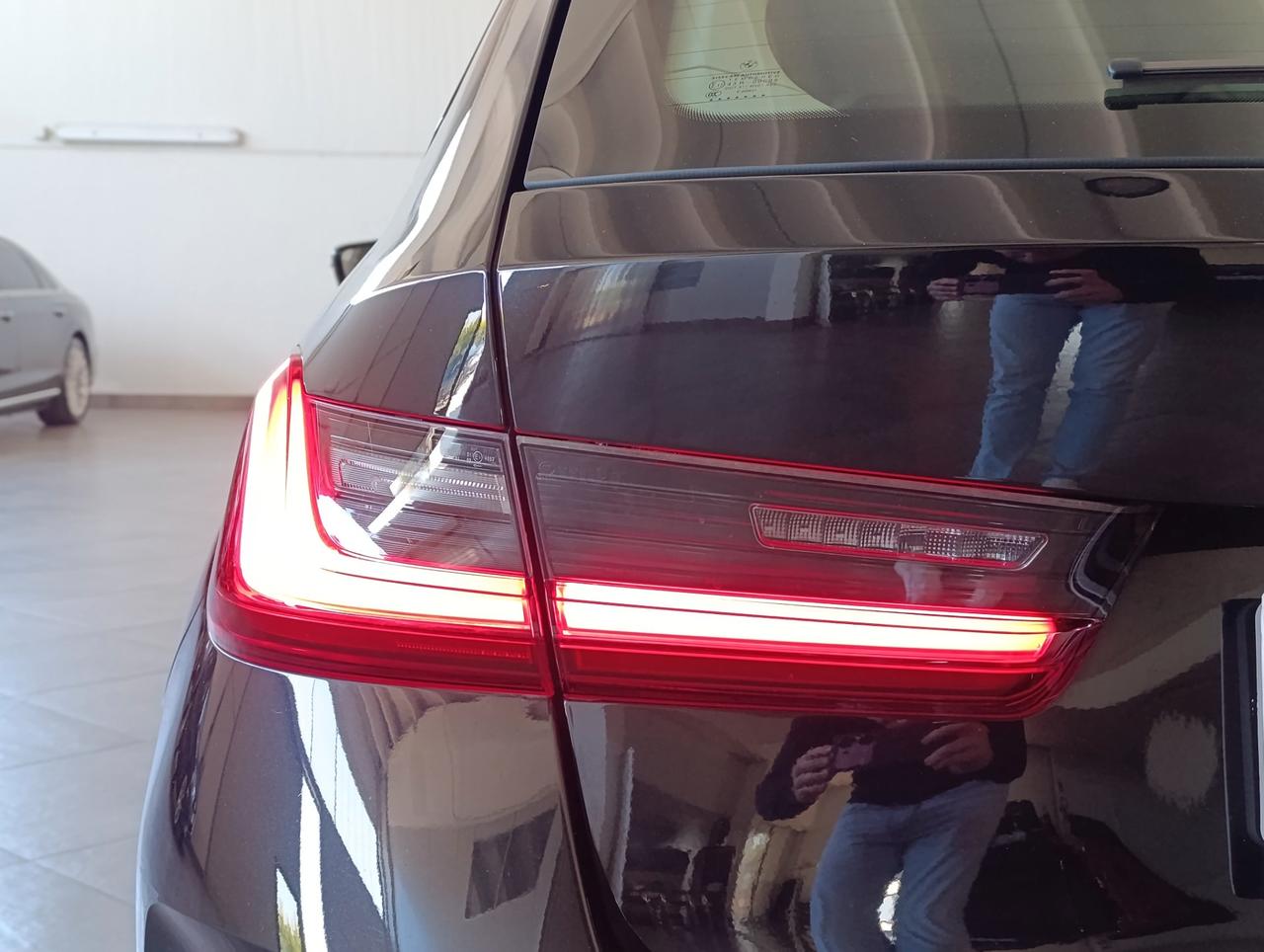 BMW 320 d Touring mhev 48V xdrive auto