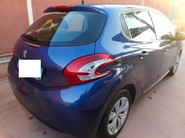 Peugeot 208 1.4 HDi 68 CV 5 porte Allure