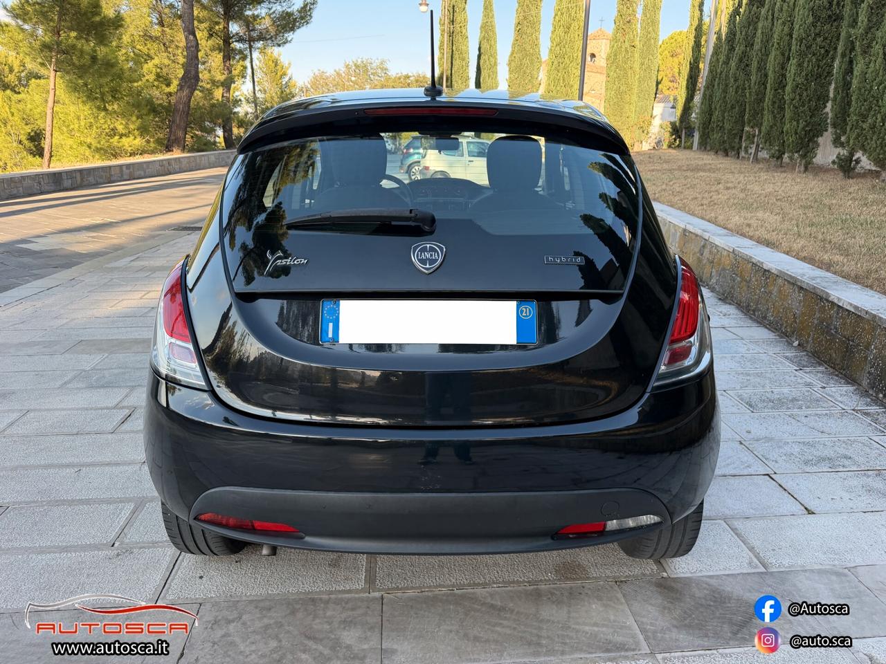 Lancia Ypsilon 1.0 Hybrid Ecochic Silver 2021