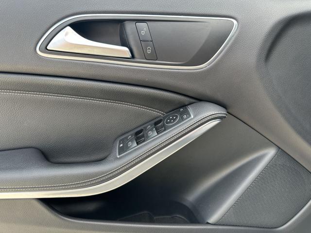 MERCEDES-BENZ GLA 180 d Business