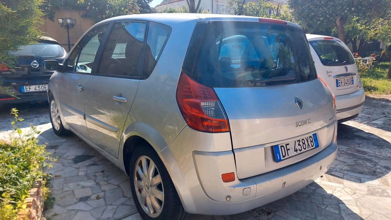 Renault Scenic Scénic 1.5 dCi/105CV Dynamique