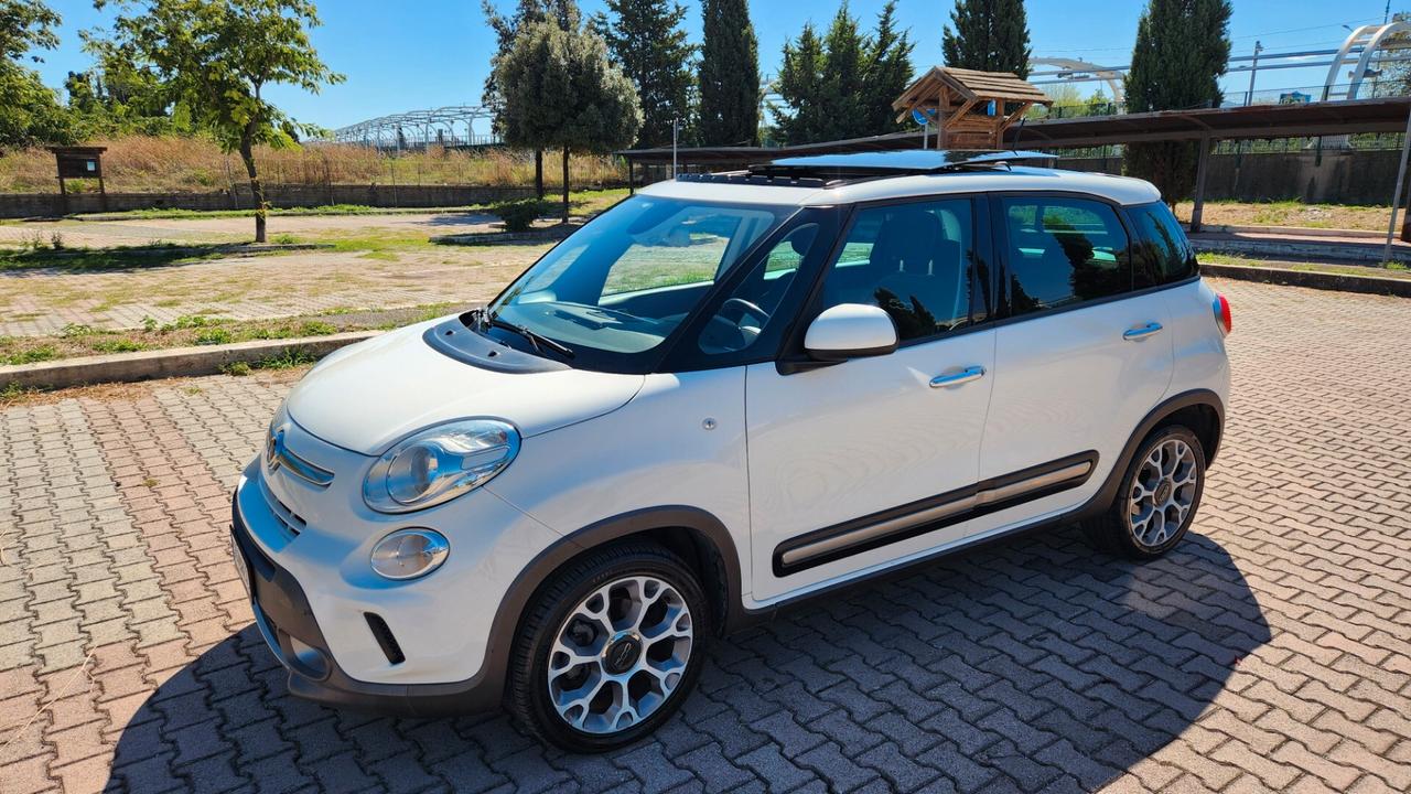 Fiat 500L 1.6 Multijet 120 CV Trekking tetto panoramico