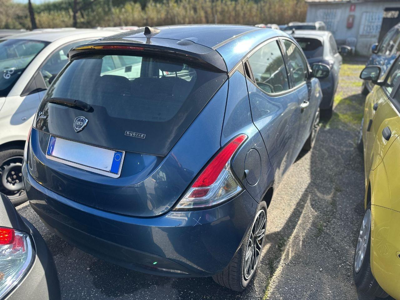 LANCIA Ypsilon III 2021 - Ypsilon 1.0 firefly hybrid Silver s&s 70cv