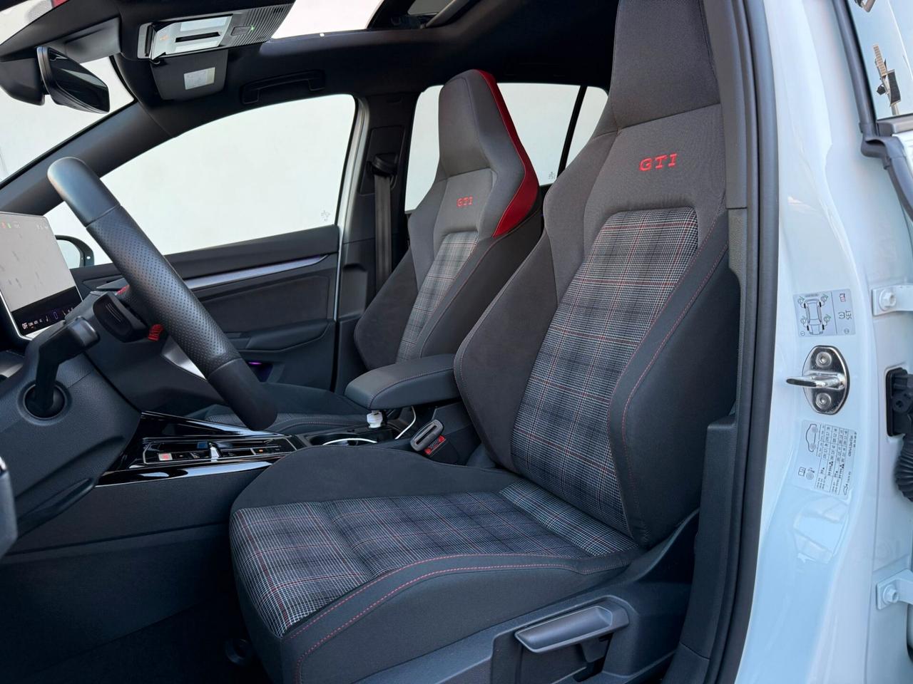 New Volkswagen Golf 8.5 GTI 2.0 TSI 265 CV