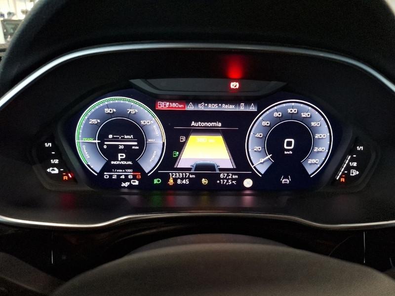 AUDI Q3 45 TFSI e S tronic Business