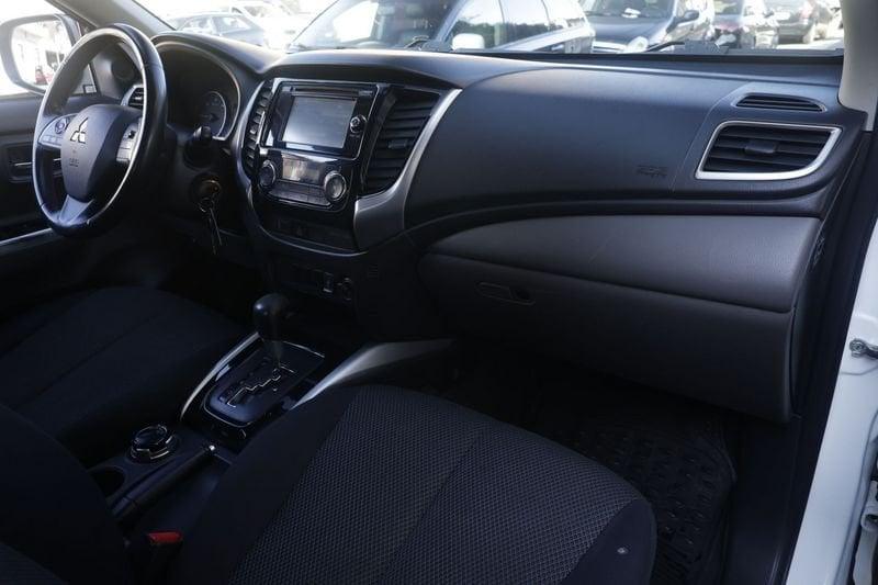 Mitsubishi L200 Mitsubishi L200 2.4 DI-D/181CV Club Cab Intense Hp Mivec Unicoproprietario