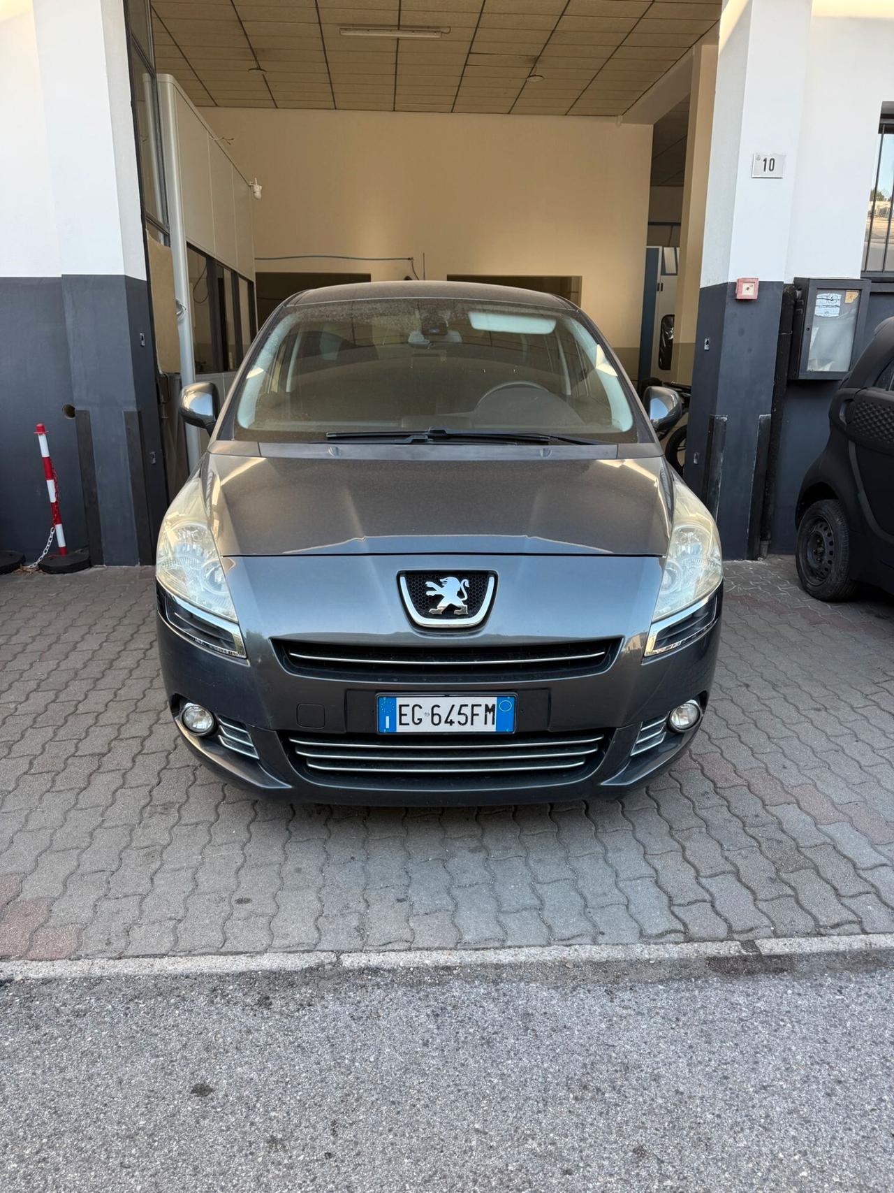 Peugeot 5008 2.0 HDi 150CV Business