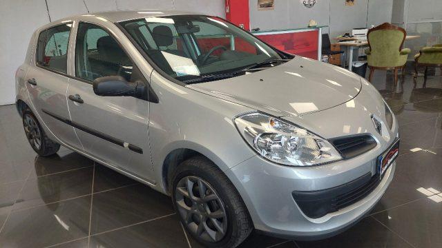 RENAULT Clio 1.2 16V 5 porte 4U Pack