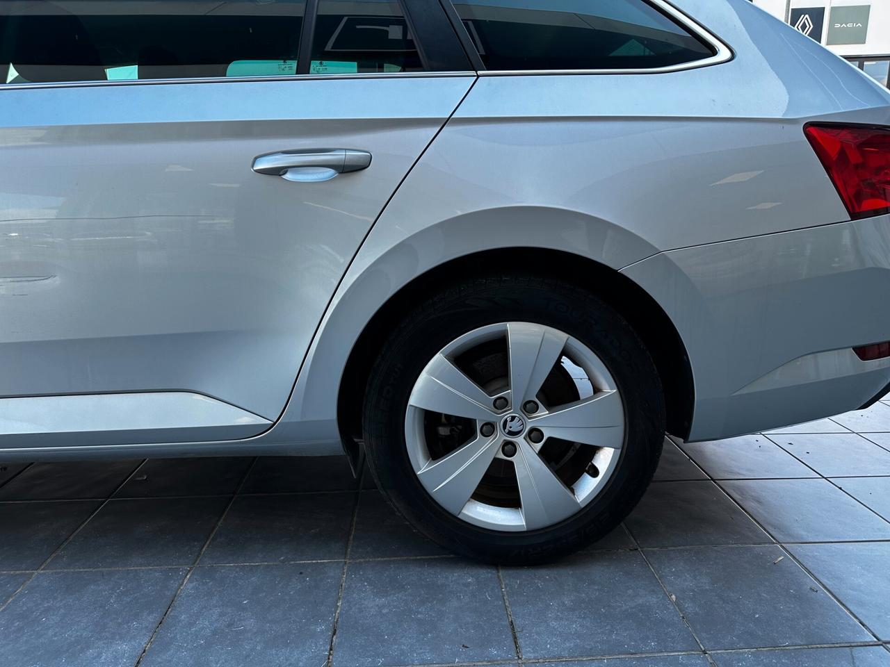 Skoda Superb 1.6 TDI Wagon Executive