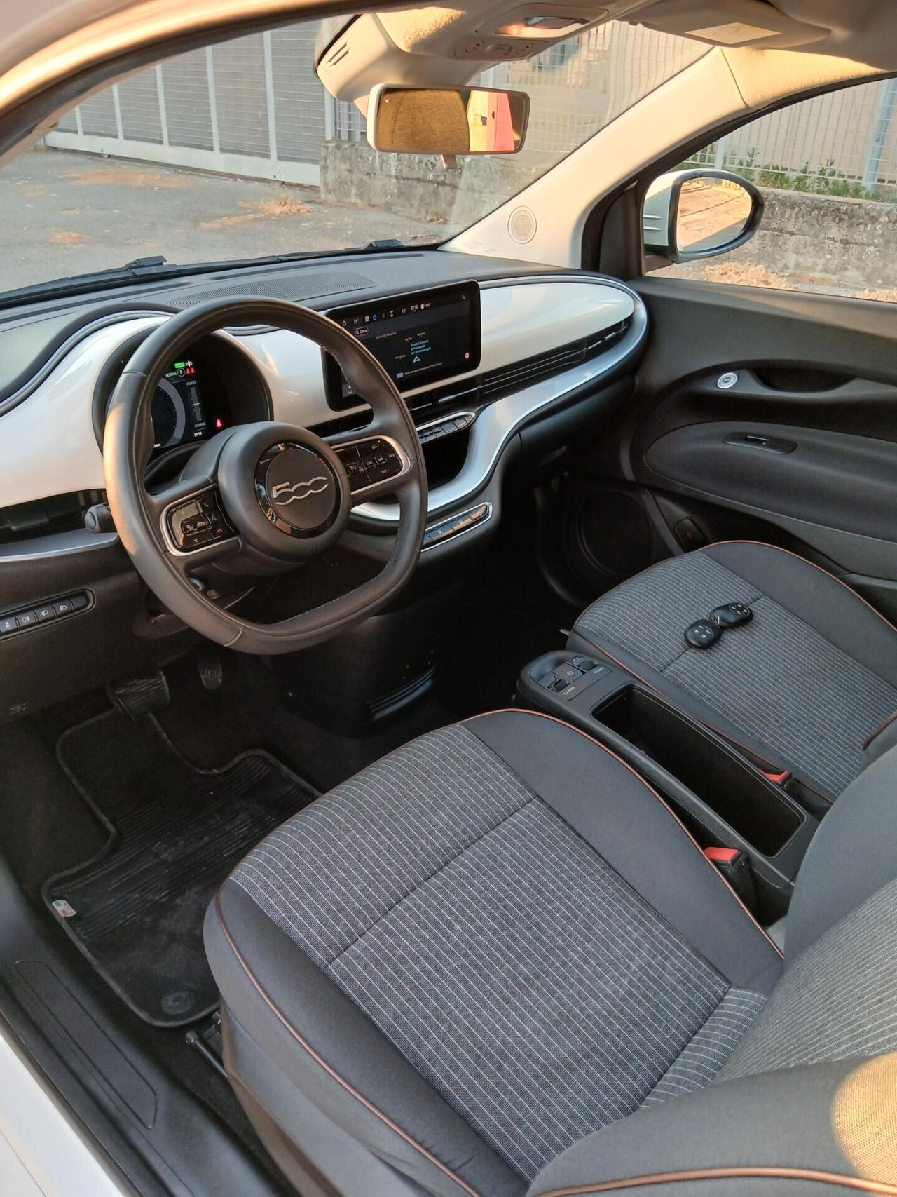 Fiat 500e Berlina 42 kWh Icon 13700€