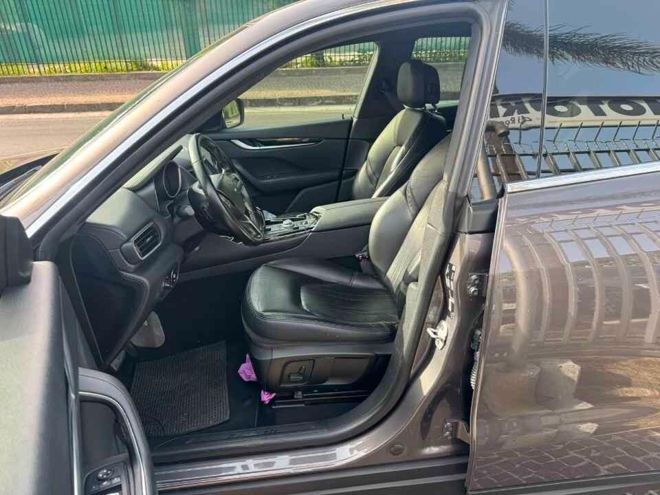 MASERATI LEVANTE 3.0 D 250 CV