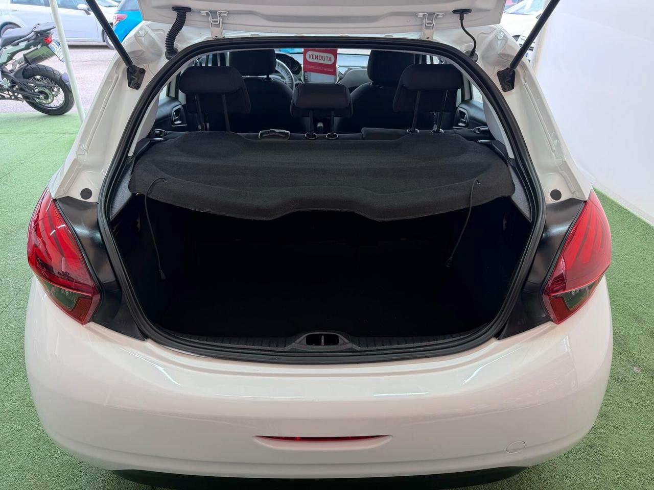 PEUGEOT 208 1.6 DIESEL 75CV