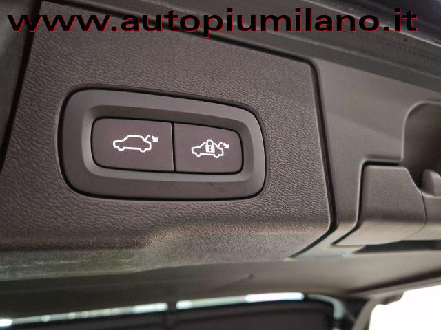 VOLVO XC60 B4 Geartronic Momentum Pro