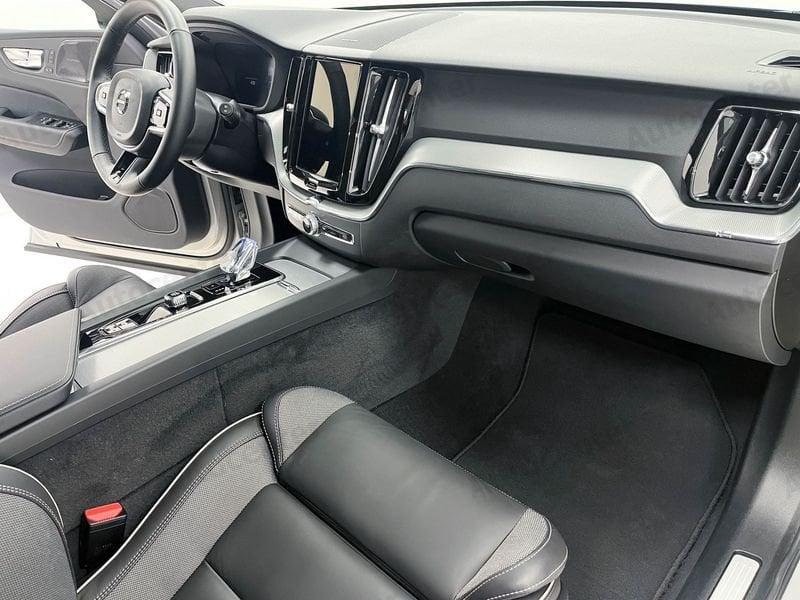 Volvo XC60 XC60 T6 PLUG IN PLUS DARK AWD AUT