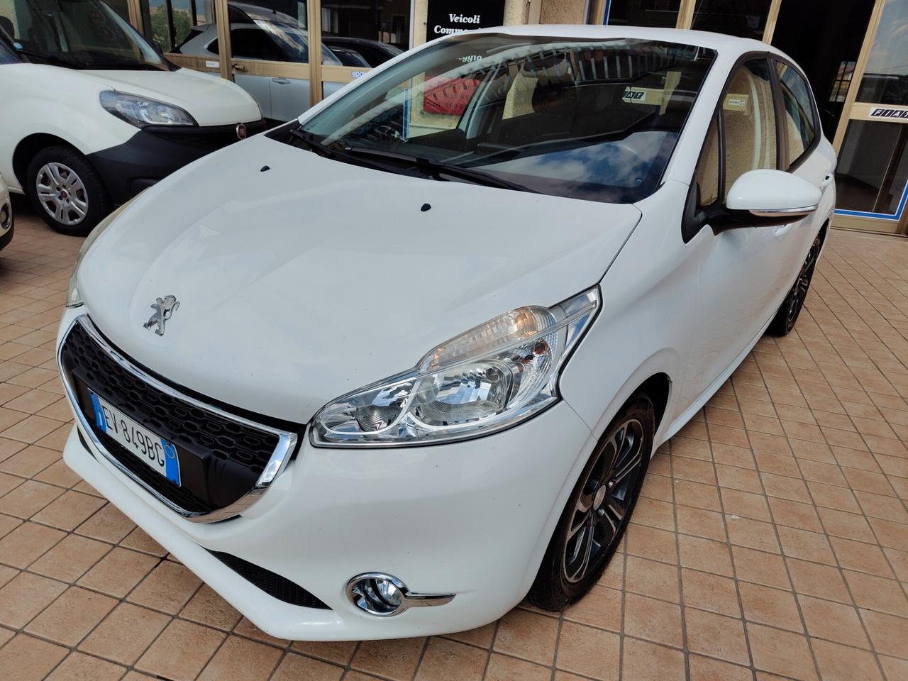 Peugeot 208 1.4 e-HDi 68 CV S&S robotizzato 5 porte Active