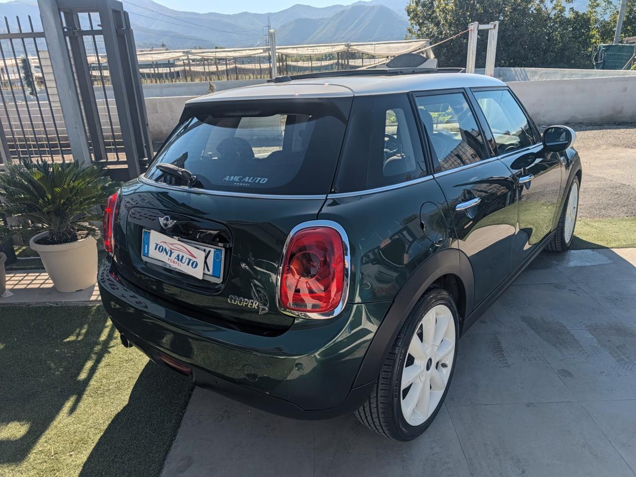 Mini 1.5 Cooper D SENSORI+TETTO+PARCHEGGIO AUTOMATICO
