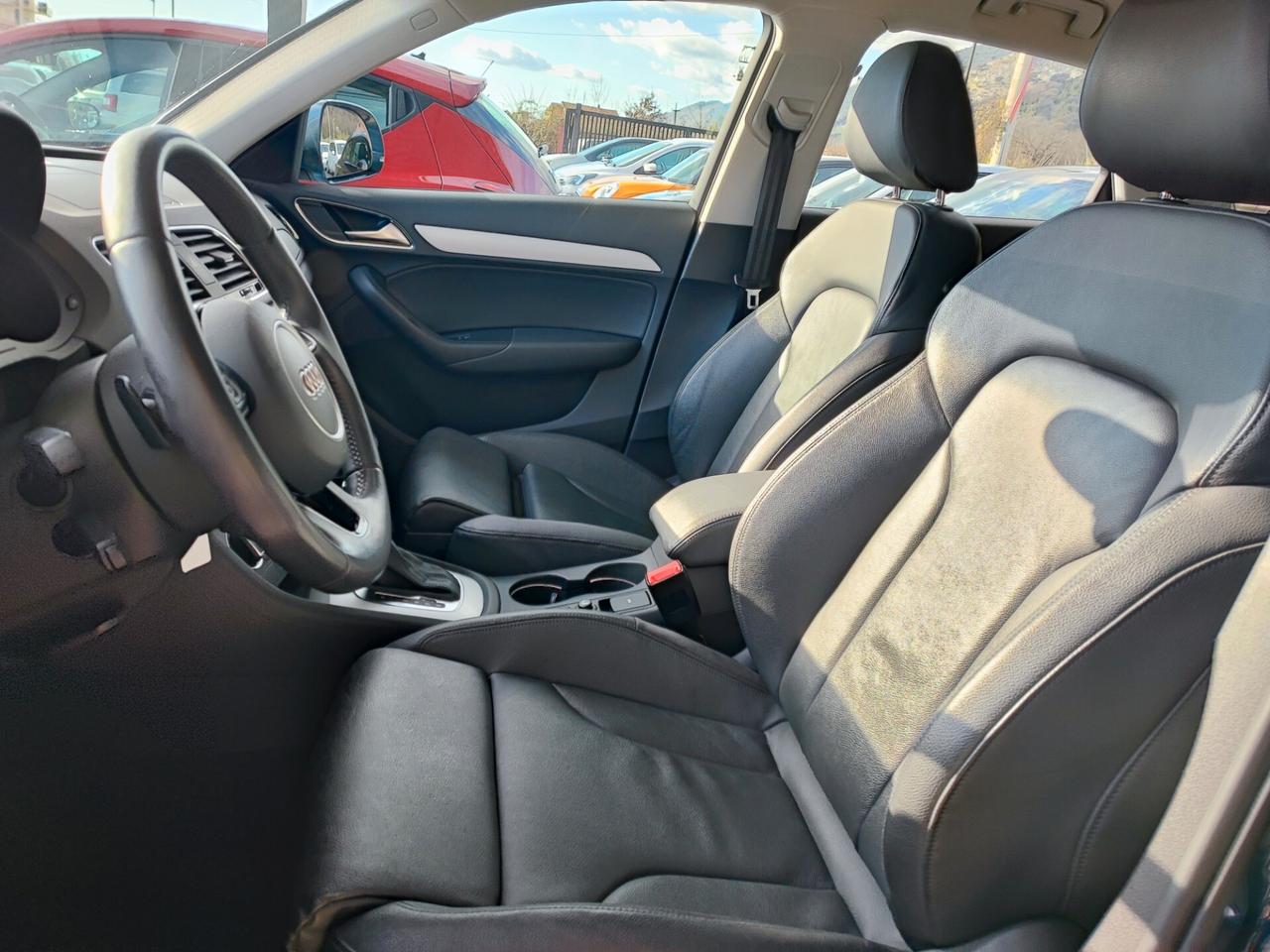 Audi Q3 2.0 TFSI 220 CV quattro S tronic Sport