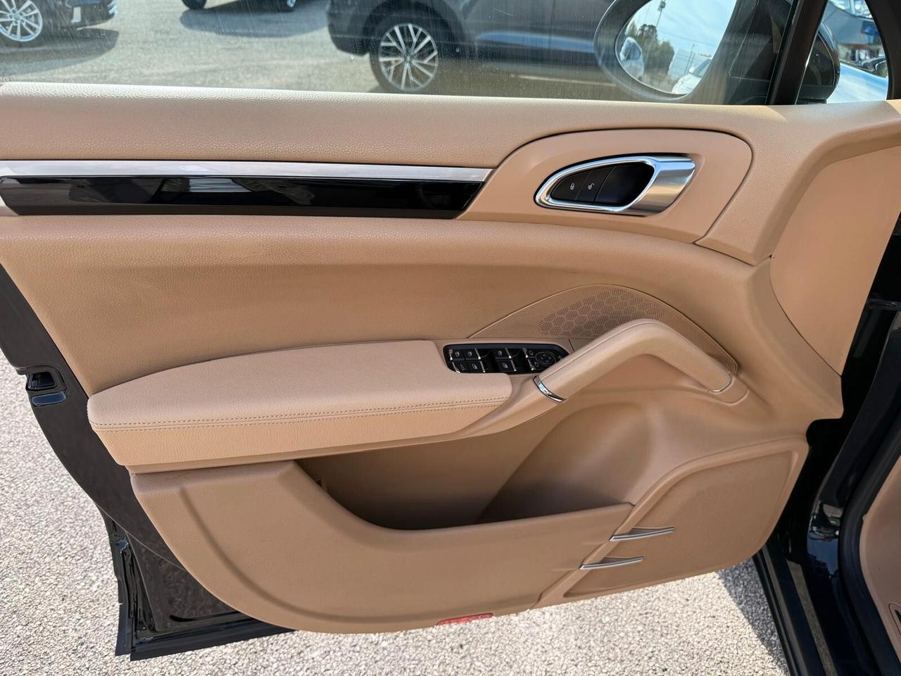 Porsche Cayenne 3.0 D ESCLUSIVA FULL AFFARE