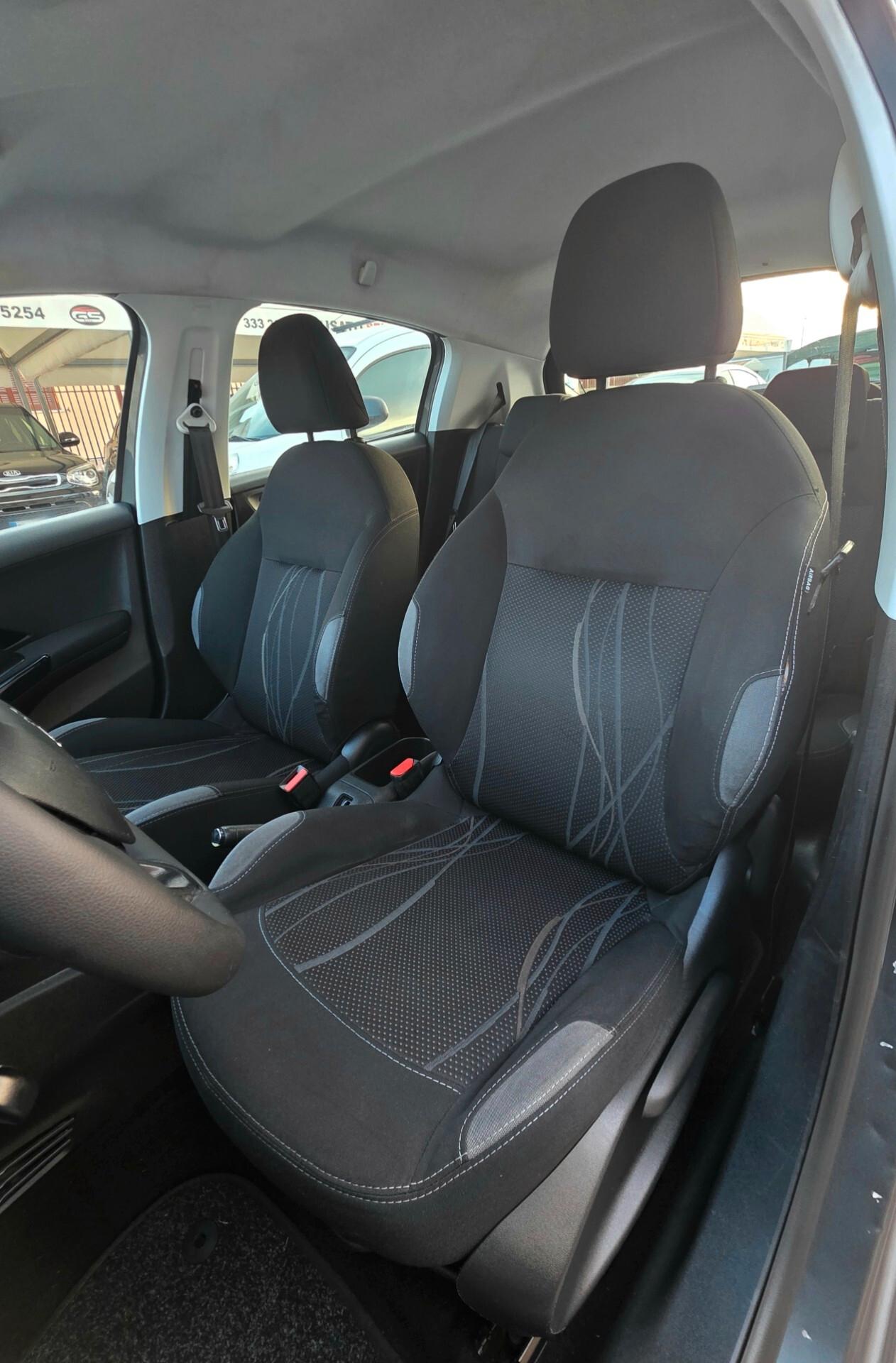 Peugeot 208 1.4 HDi 68 CV 5 porte Active 2014