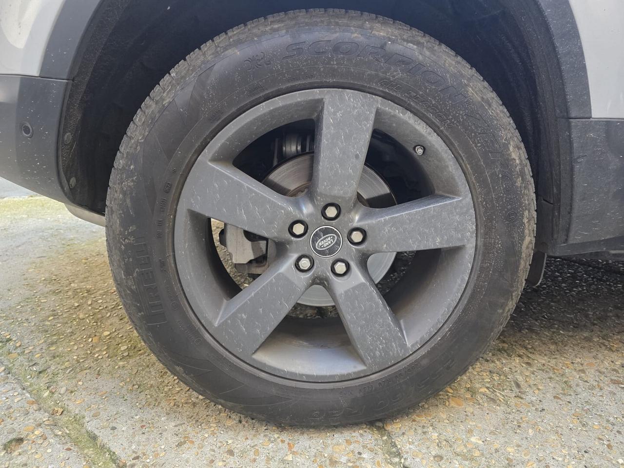 LAND ROVER DEFENDER 7 POSTI - 12 MESI DI GARANZIA