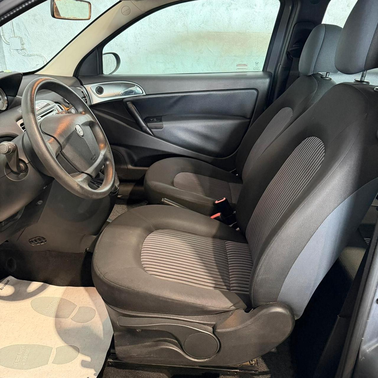 Lancia Ypsilon Benzina Neopatentati