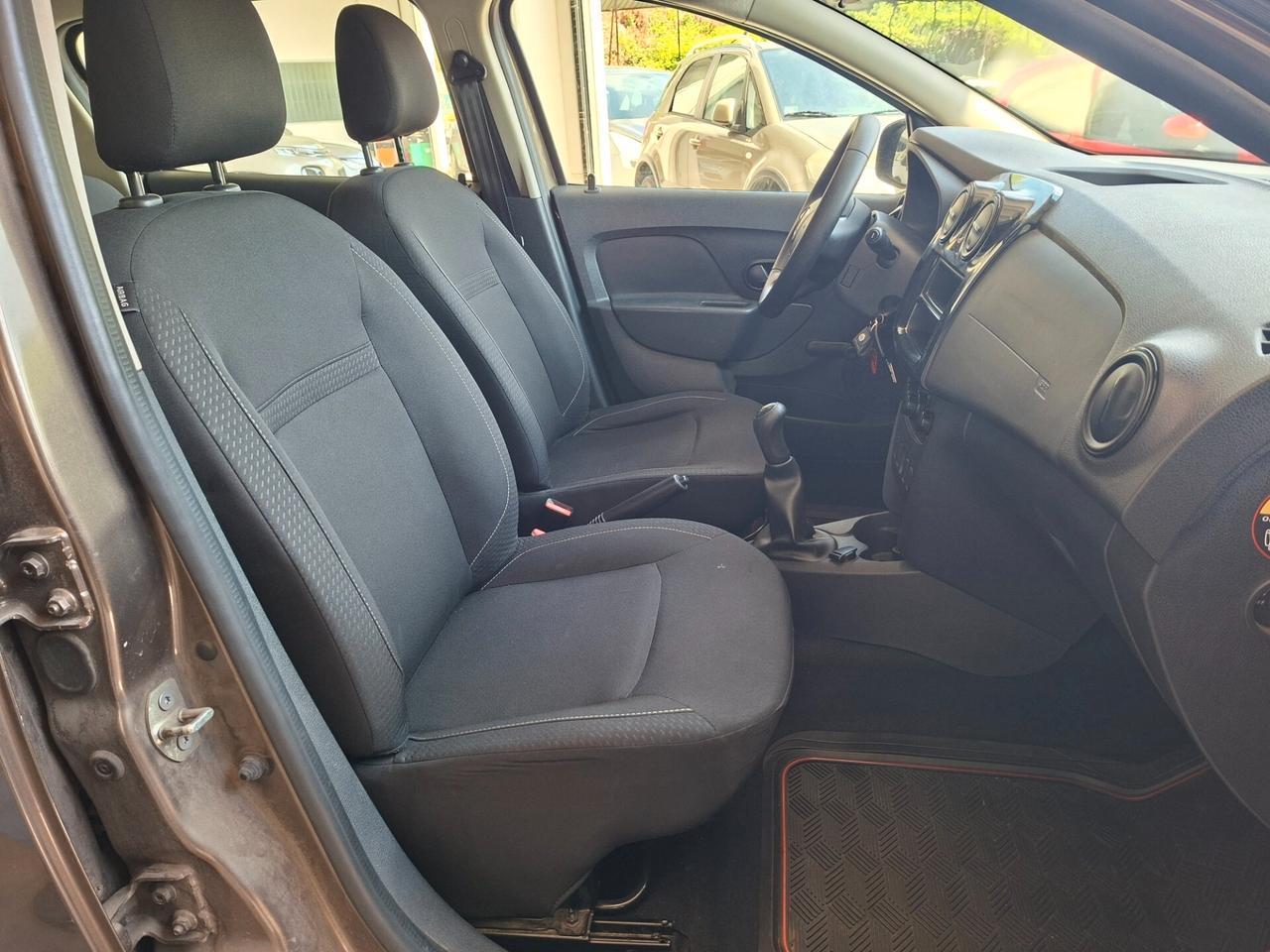Dacia Sandero 2017 / 75CV / 5PORTE / DA NEOPATENTATI